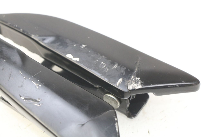 photo de PAIR OF REAR FOOTRESTS PIAGGIO NEW TYPHOON 50 (2018 - 2021) - Alternative perspective