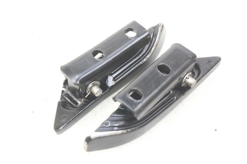 photo de PAIR OF REAR FOOTRESTS PIAGGIO NEW TYPHOON 50 (2018 - 2021) - Technical close-up
