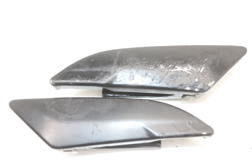 photo de PAIR OF REAR FOOTRESTS PIAGGIO NEW TYPHOON 50 (2018 - 2021) - Zoom on usage condition