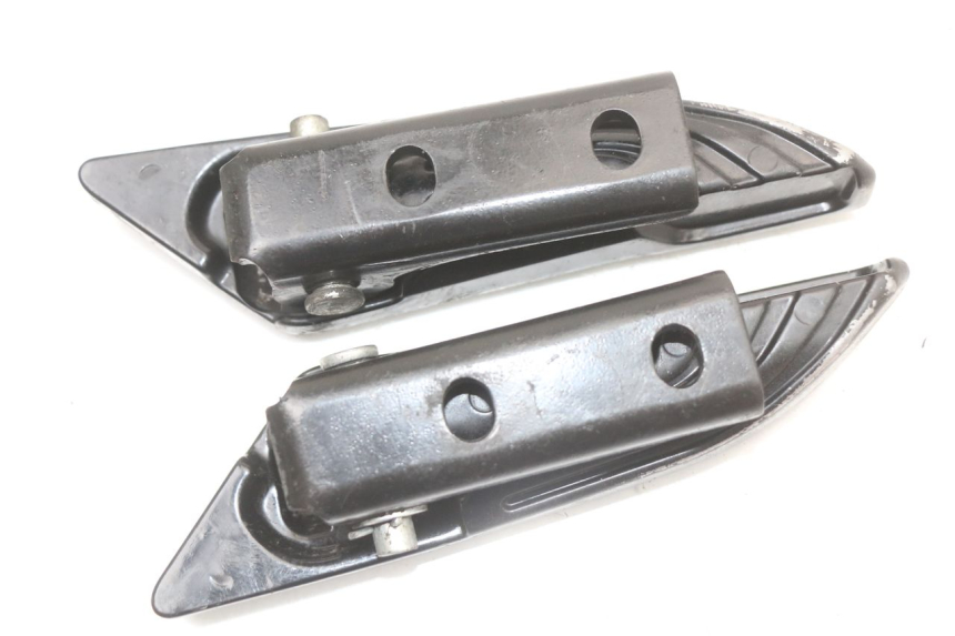 photo de PAIR OF REAR FOOTRESTS PIAGGIO NEW TYPHOON 50 (2018 - 2021) - Technical close-up