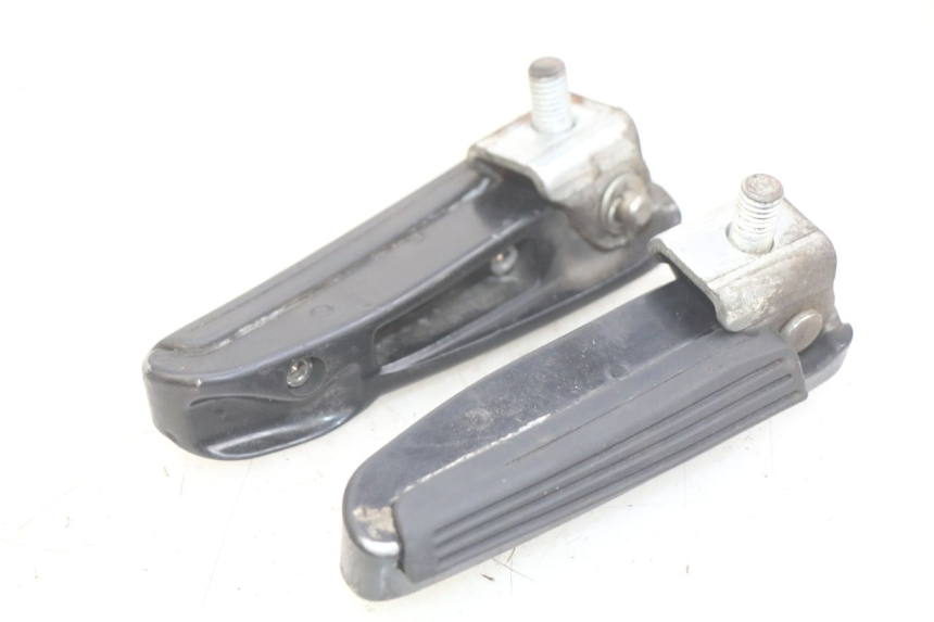photo de PAIR OF REAR FOOTRESTS GILERA NEXUS 125 (2007 - 2009) - Component detail