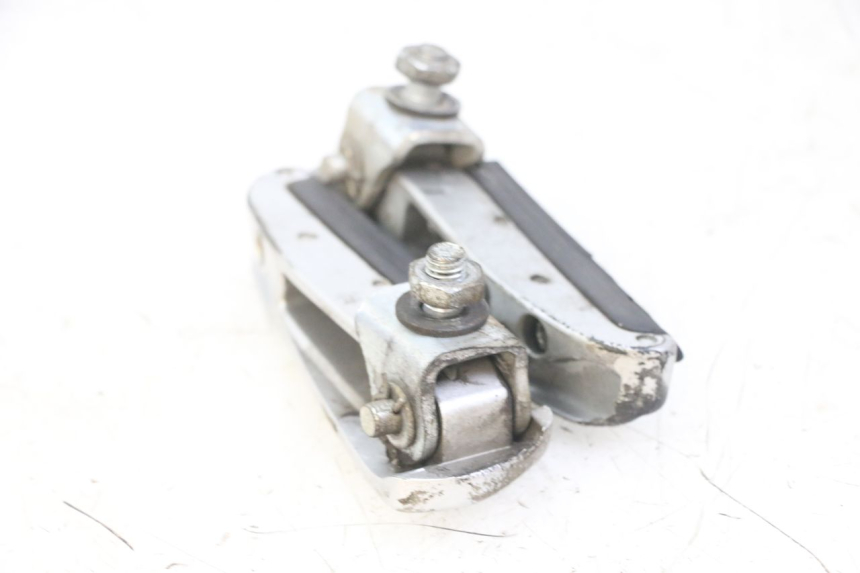 photo de PAIR OF REAR FOOTRESTS GILERA NEXUS 125 (2009 - 2013) - Fixing points details