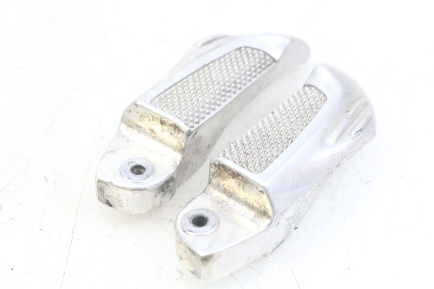 photo de PAIR OF REAR FOOTRESTS HONDA NHX LEAD 110 (2008 - 2010) - Alternative perspective