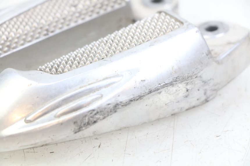 photo de PAIR OF REAR FOOTRESTS HONDA NHX LEAD 110 (2008 - 2010) - Fixing points details