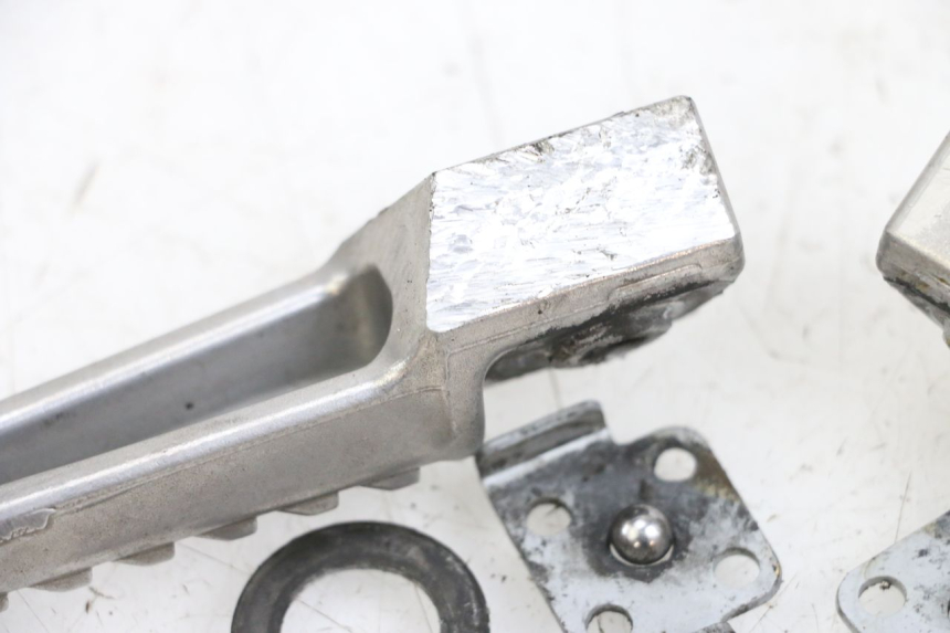 photo de PAIR REAR FOOTRESTS KAWASAKI NINJA 400 (2018 - 2023) - Alternative perspective