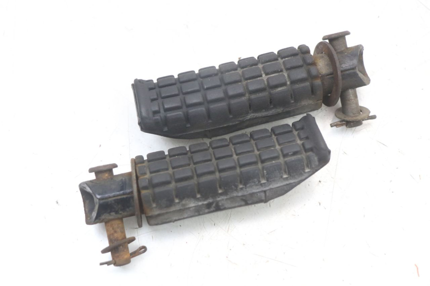 photo de PAIR OF REAR FOOTRESTS HONDA NTV DEAUVILLE 650 (1998 - 2001) - Component detail