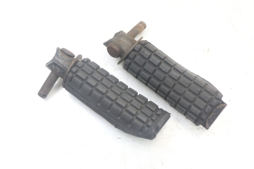 photo de PAIR OF REAR FOOTRESTS HONDA NTV DEAUVILLE 650 (1998 - 2001) - Component detail