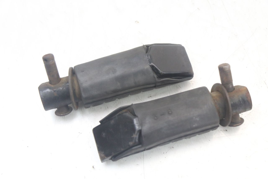 photo de PAIR OF REAR FOOTRESTS HONDA NTV DEAUVILLE 650 (1998 - 2001) - Alternative perspective