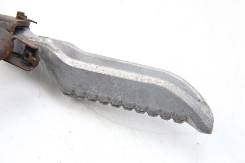 photo de PAIR OF REAR FOOTRESTS SELECT UP OCTALIS 125 (2007 - 2012) - Alternative perspective