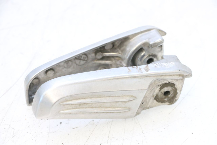 photo de PAIR REAR FOOTRESTS HONDA PCX (JF57/JF64) 125 (2014 - 2018) - Alternative perspective