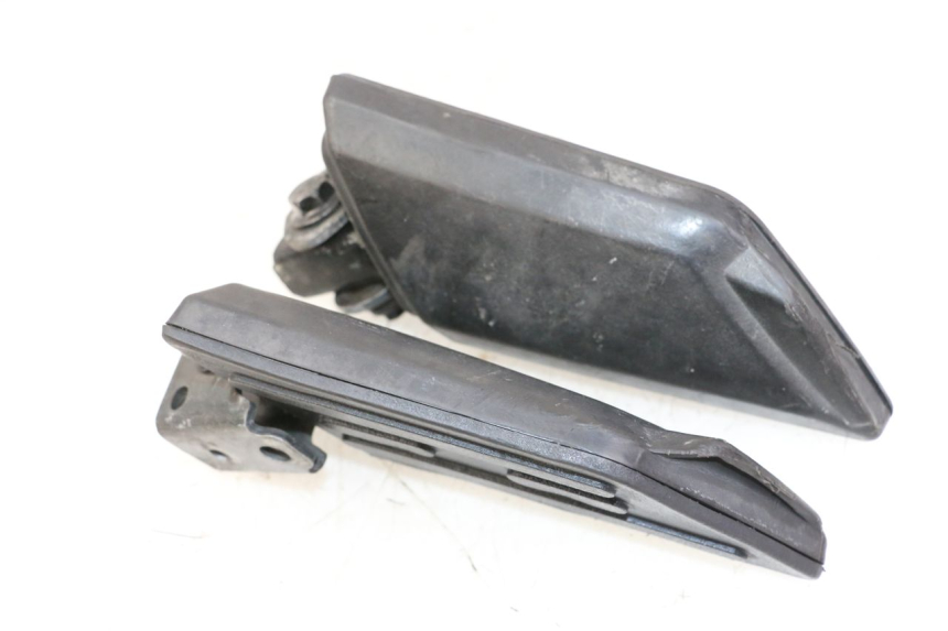 photo de PAIR OF REAR FOOTRESTS PEUGEOT KISBEE 4T 50 (2018 - 2022) - Component detail