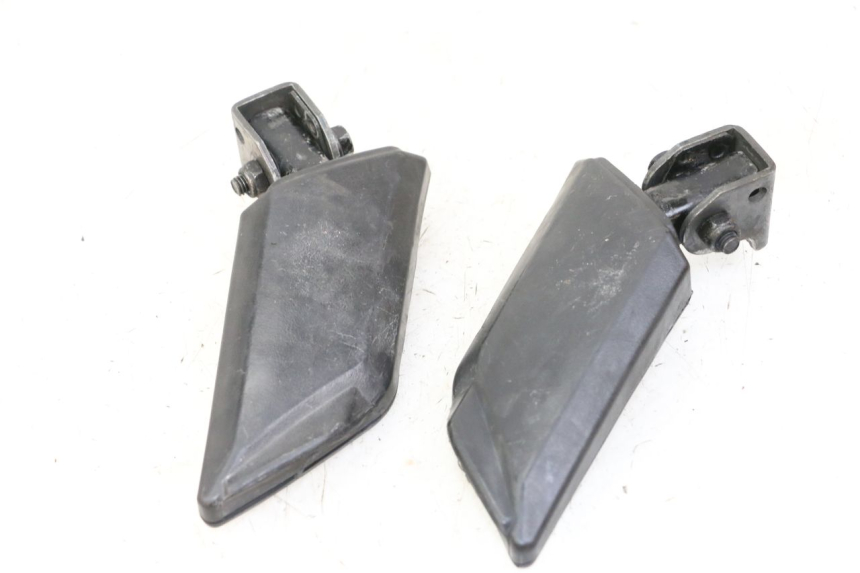 photo de PAIR OF REAR FOOTRESTS PEUGEOT KISBEE 4T 50 (2018 - 2022) - Product overview