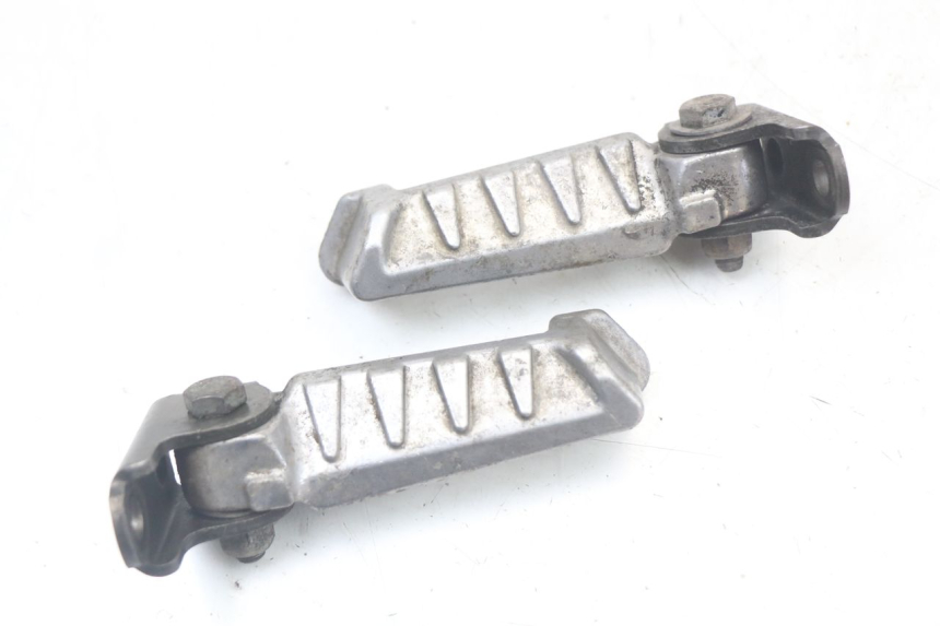 photo de PAIR OF REAR FOOTRESTS PEUGEOT LUDIX 50 (2005 - 2007) - Main view