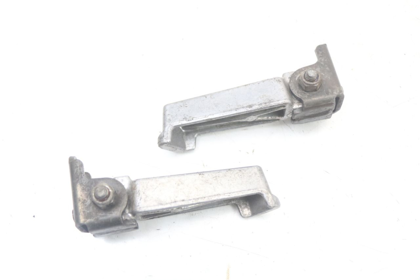 photo de PAIR OF REAR FOOTRESTS PEUGEOT LUDIX 50 (2005 - 2007) - Alternative perspective