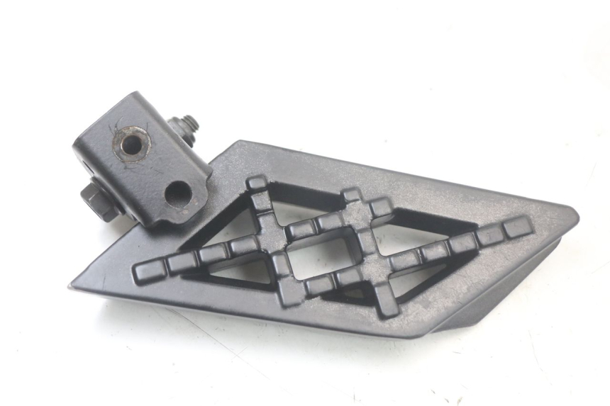 photo de PAIR REAR FOOTRESTS PEUGEOT STREETZONE 4T 50 (2018 - 2023) - Alternative perspective