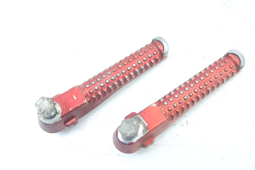 photo de PAIR OF REAR FOOTRESTS PEUGEOT TKR TREKKER FURIOUS 50 (2005 - 2014) - Component detail