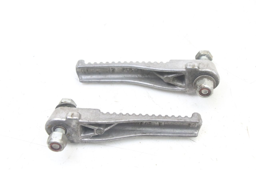 photo de PAIR REAR FOOTRESTS PEUGEOT TREKKER TKR 50 (2005 - 2014) - Alternative perspective