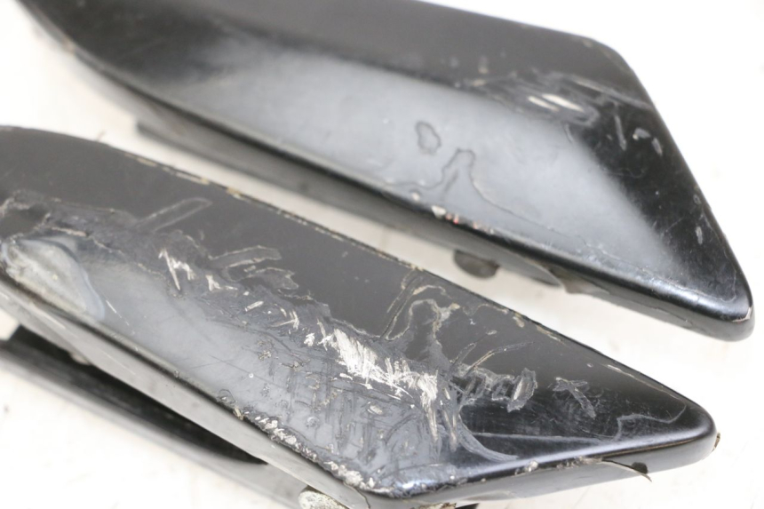 photo de PAIR REAR FOOTRESTS PIAGGIO LIBERTY IGET 4T 50 (2021 - 2025) - Technical close-up