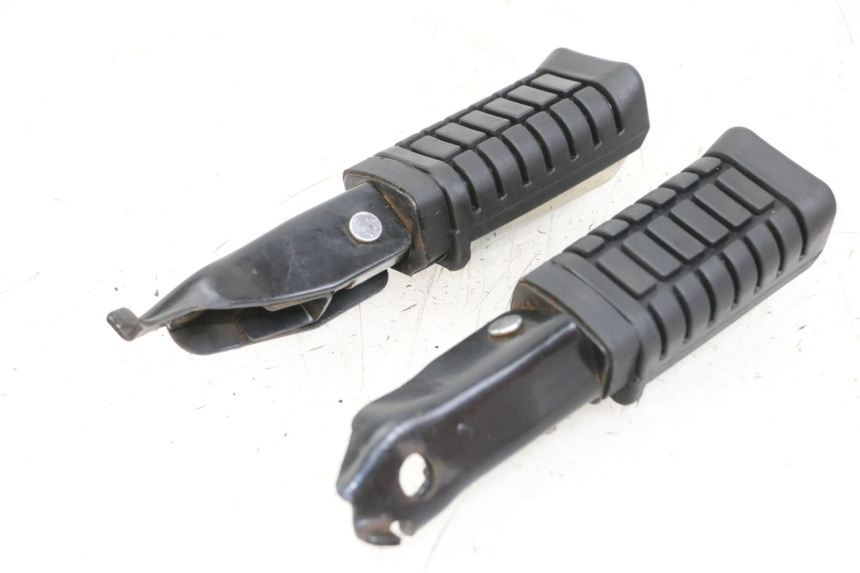 photo de PAIR REAR FOOTRESTS REGAL RAPTOR RAXTER 2 125 (2007 - 2015) - Technical close-up