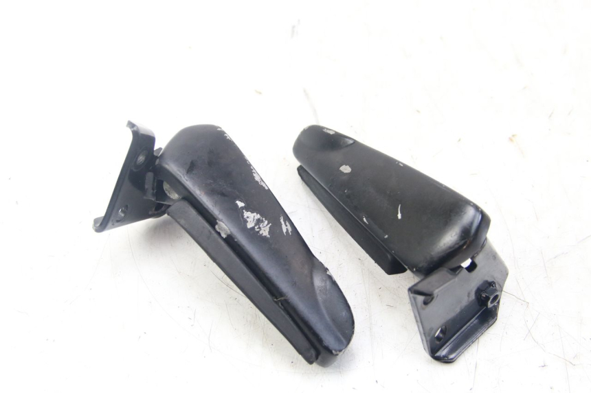 photo de PAIR OF REAR FOOTRESTS GILERA RUNNER SP 50 (2009 - 2017) - Alternative perspective