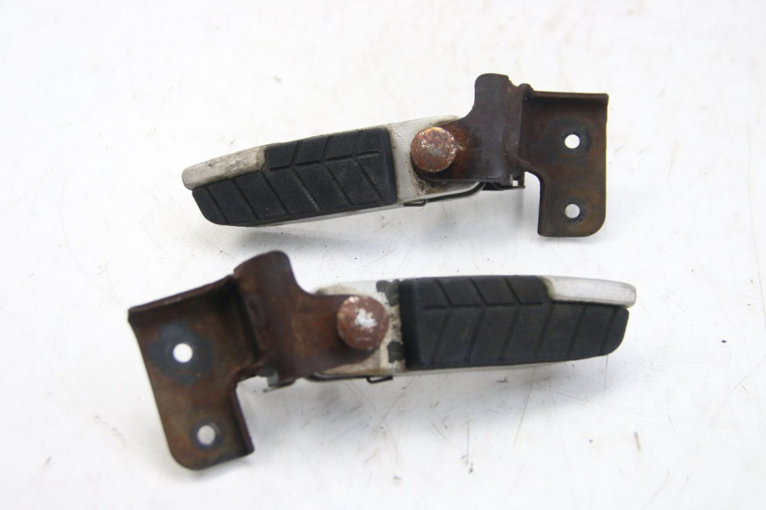 photo de PAIR OF REAR FOOTRESTS DAELIM S3 125 (2010 - 2017) - Alternative perspective