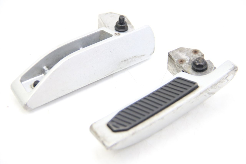 photo de PAIR OF REAR FOOTRESTS LVNENG S5 1 (2019 - 2023) - Zoom on usage condition