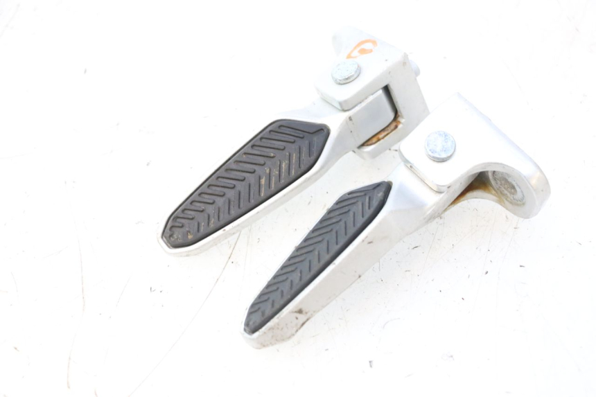 photo de PAIR REAR FOOTRESTS BAIKU SAKURA 1 (2021 - 2025) - Technical close-up