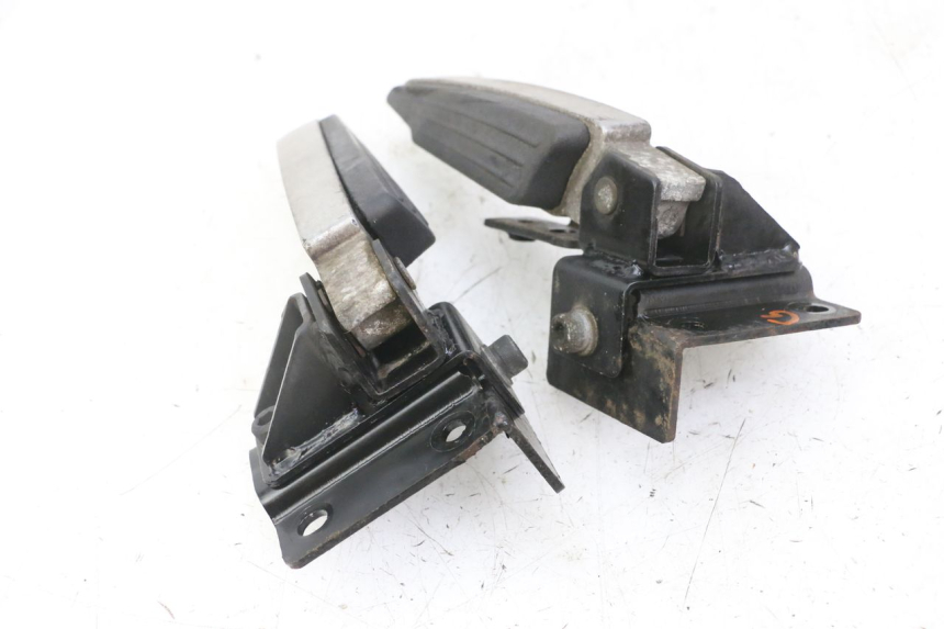 photo de PAIR REAR FOOTRESTS PEUGEOT SATELIS 125 (2013 - 2018) - Product overview