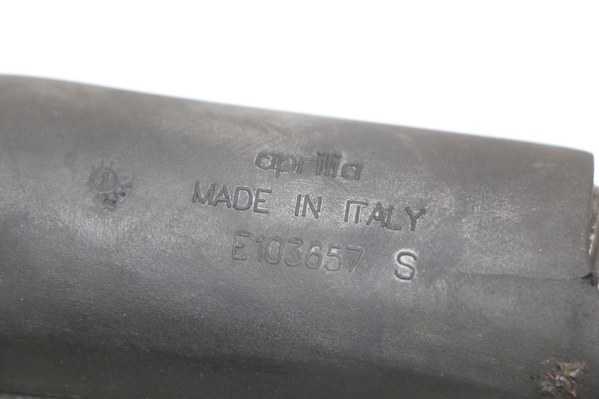 photo de PAIR REAR FOOTRESTS APRILIA SCARABEO GT 125 (1999 - 2007) - Fixing points details