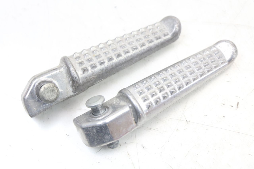 photo de PAIR REAR FOOTRESTS MASAI SCRAMBLER SPORT 125 (2021 - 2025) - Alternative perspective