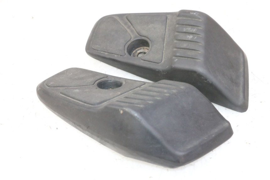 photo de PAIR OF REAR FOOTRESTS HONDA SCV LEAD 100 (2003 - 2007) - Alternative perspective