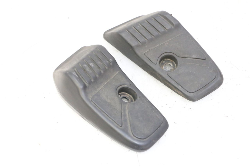 photo de PAIR OF REAR FOOTRESTS HONDA SCV LEAD 100 (2003 - 2007) - Technical close-up