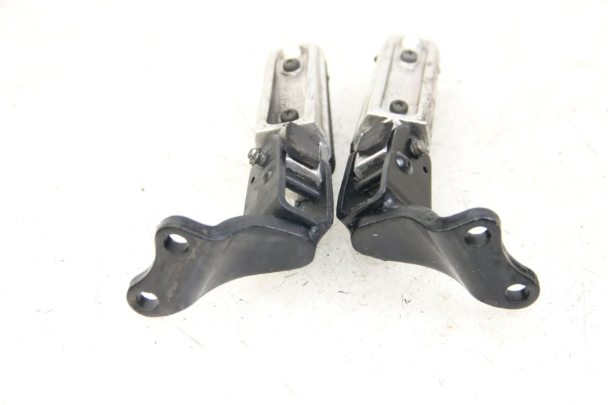 photo de PAIR REAR FOOTRESTS MBK SKYCRUISER 125 (2006 - 2009) - Zoom on usage condition