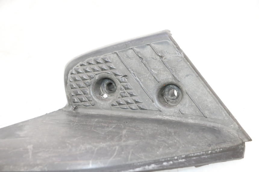 photo de PAIR REAR FOOTRESTS YAMAHA SLIDER 50 (1999 - 2004) - Fixing points details