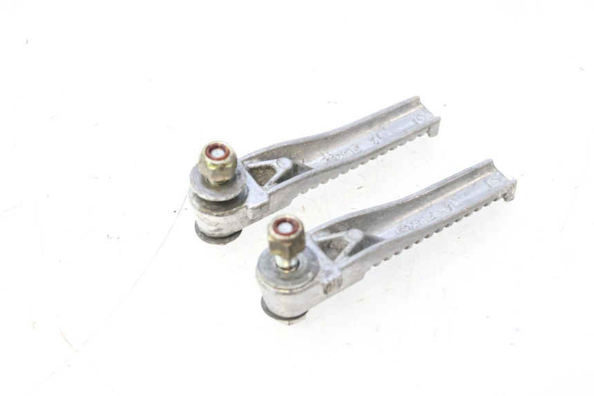 photo de PAIR REAR FOOTRESTS PEUGEOT SPEEDFIGHT 2 AC 50 (2000 - 2009) - Component detail