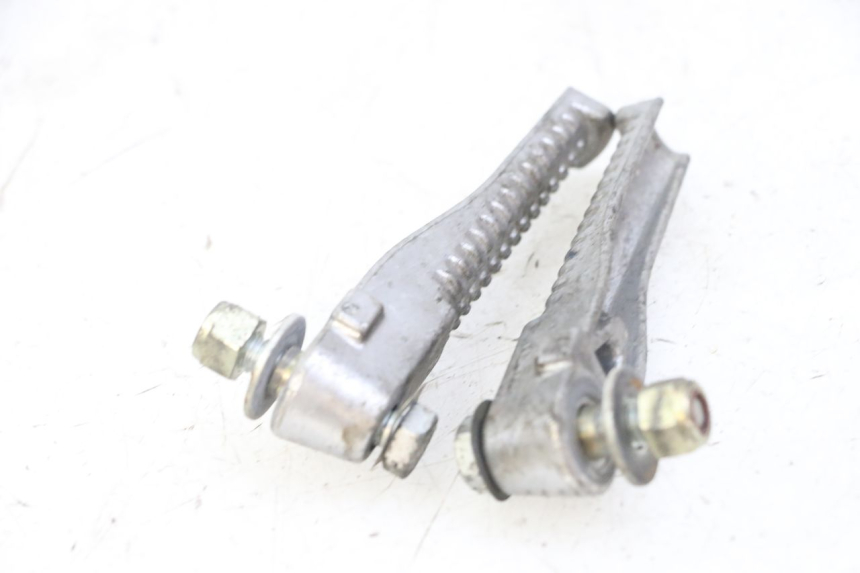 photo de PAIR REAR FOOTRESTS PEUGEOT SPEEDFIGHT 2 LC 50 (2000 - 2009) - Alternative perspective