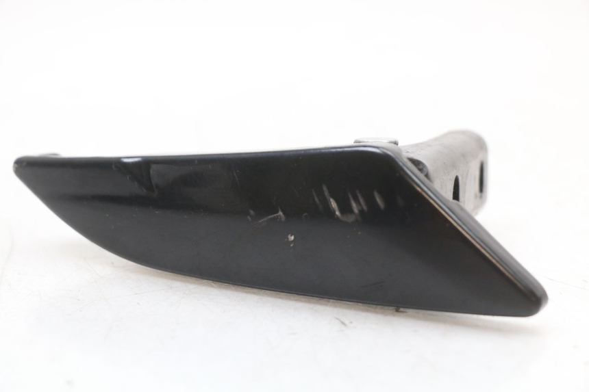 photo de PAIR OF REAR FOOTRESTS APRILIA SR 2T 50 (2018 - 2022) - Fixing points details