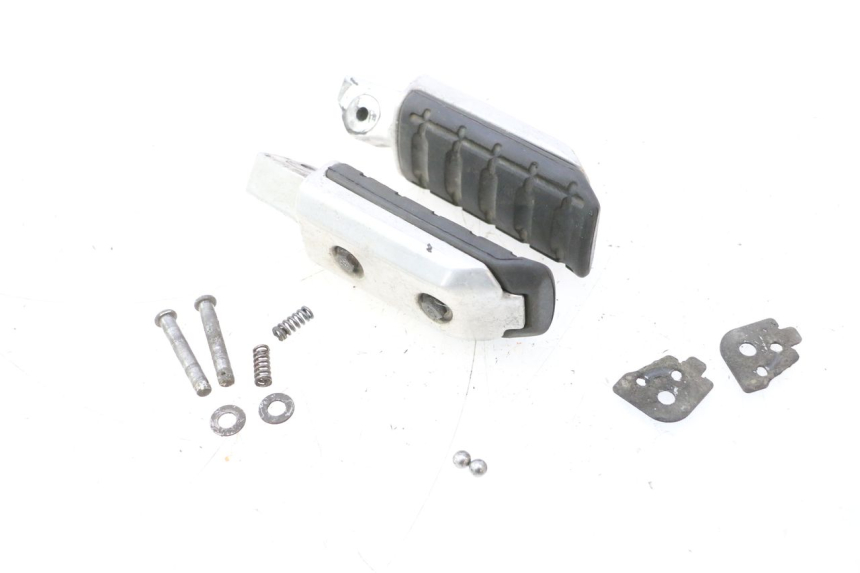 photo de PAIR REAR FOOTRESTS HONDA ST PAN EUROPEAN 1100 (1990 - 2002) - Component detail