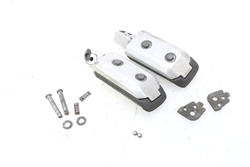 photo de PAIR REAR FOOTRESTS HONDA ST PAN EUROPEAN 1100 (1990 - 2002) - Alternative perspective