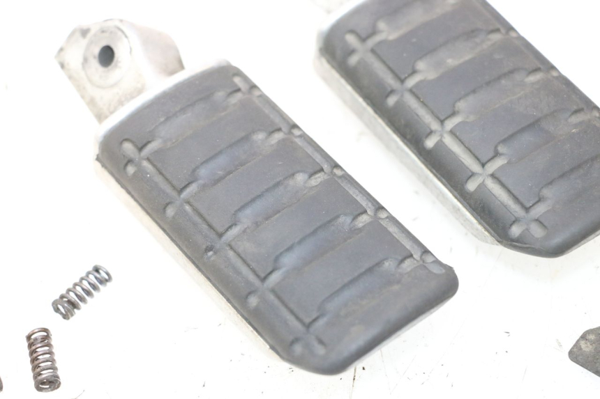 photo de PAIR REAR FOOTRESTS HONDA ST PAN EUROPEAN 1100 (1990 - 2002) - Checked used part