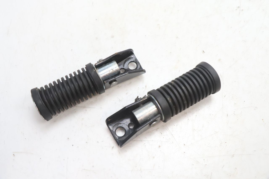 photo de PAIR REAR FOOTRESTS YAMASAKI STREET 50 (2013 - 2018) - Component detail