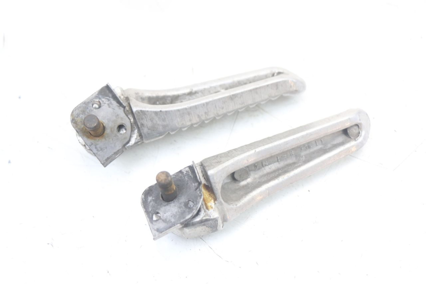 photo de PAIR OF REAR FOOTRESTS SUZUKI SV S 650 (1999 - 2002) - Product overview