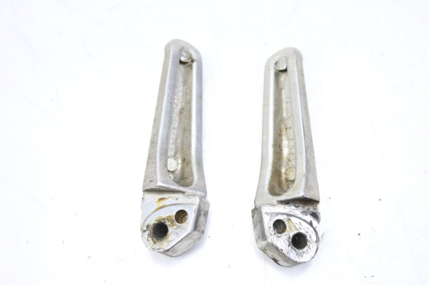 photo de PAIR OF REAR FOOTRESTS SUZUKI SV S 650 (1999 - 2002) - Alternative perspective