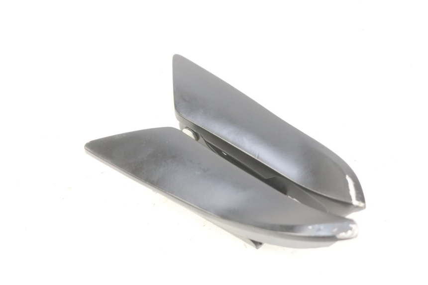 photo de PAIR OF REAR FOOTRESTS APRILIA SXR 50 (2021 - 2023) - Zoom on usage condition