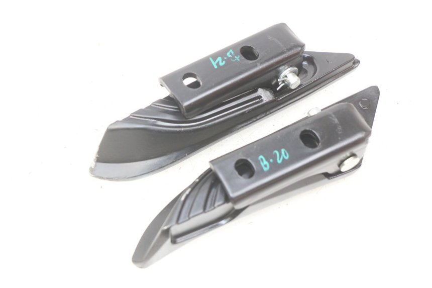 photo de PAIR OF REAR FOOTRESTS APRILIA SXR 50 (2021 - 2023) - Product overview