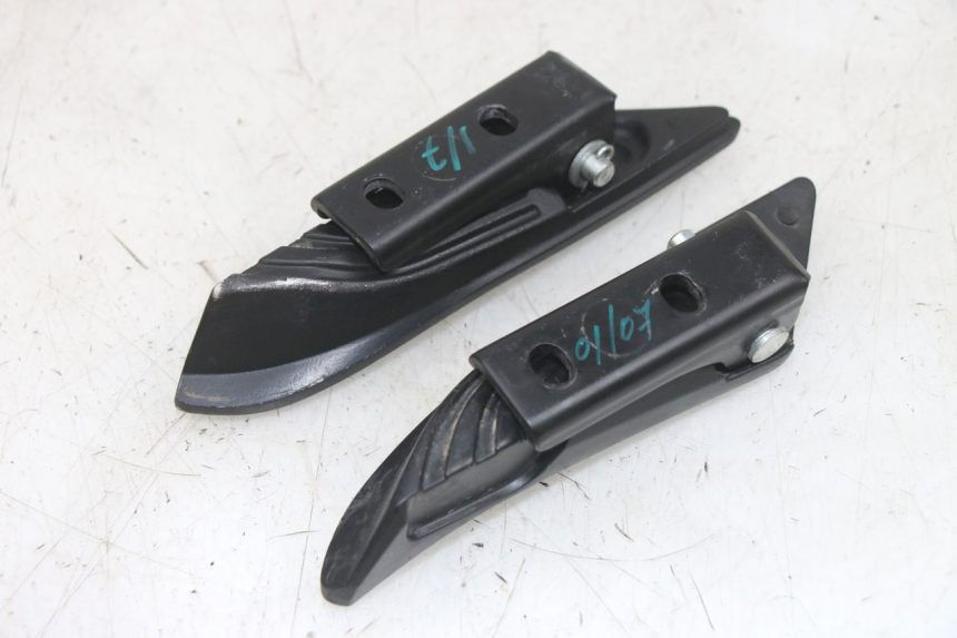 photo de PAIR OF REAR FOOTRESTS APRILIA SXR 50 (2021 - 2023) - Zoom on usage condition