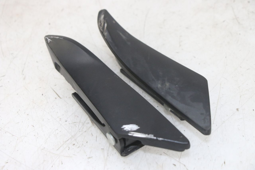 photo de PAIR OF REAR FOOTRESTS APRILIA SXR 50 (2021 - 2023) - Alternative perspective