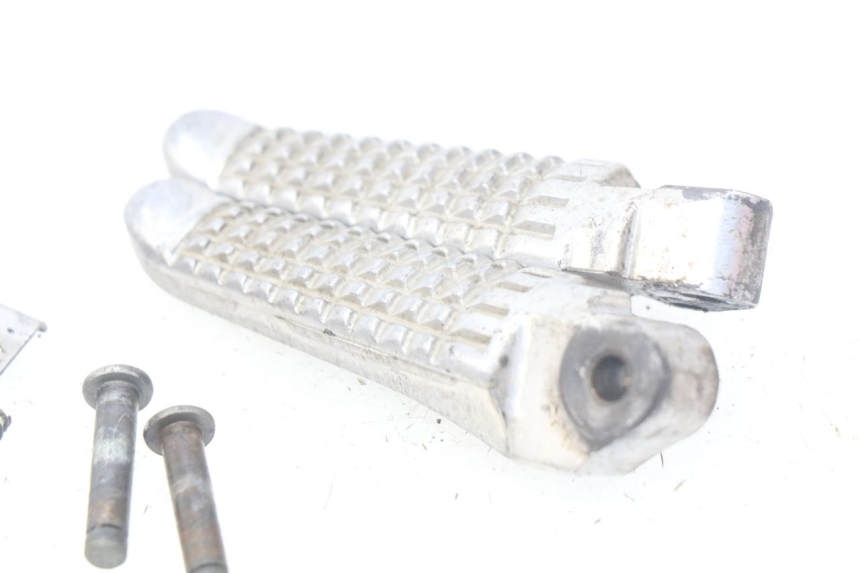photo de PAIR OF REAR FOOTRESTS SUZUKI TLS TL S 1000 (1997 - 2001) - Alternative perspective