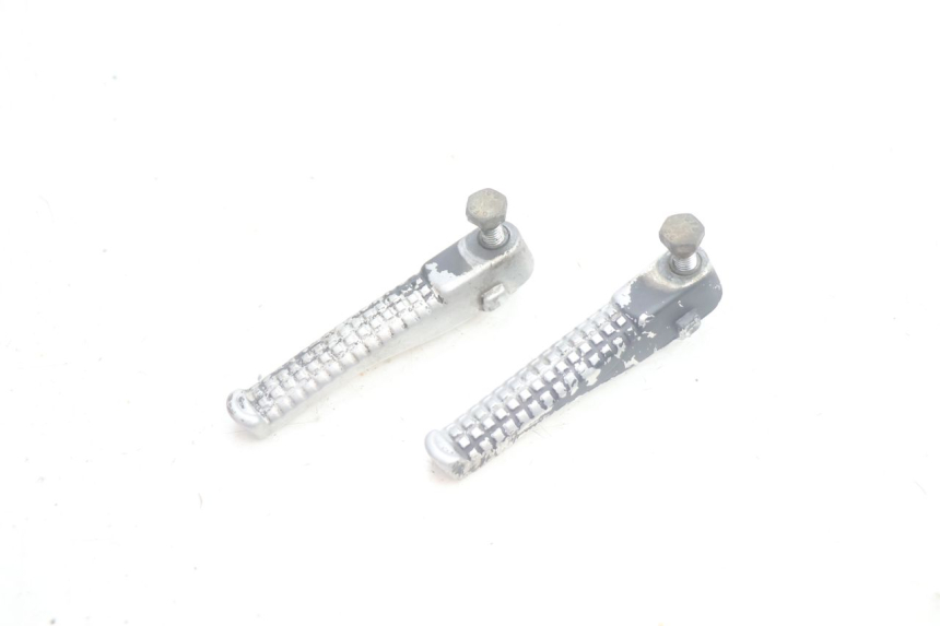 photo de PAIR OF REAR FOOTRESTS PEUGEOT TREKKER 50 (1995 - 2004) - Component detail