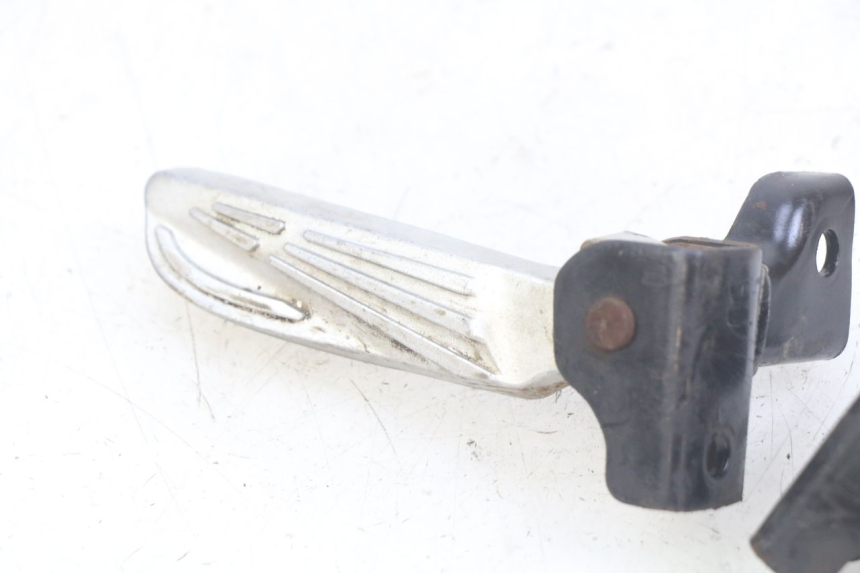 photo de PAIR OF REAR FOOTRESTS PEUGEOT TWEET 4T 50 (2018 - 2022) - Checked used part